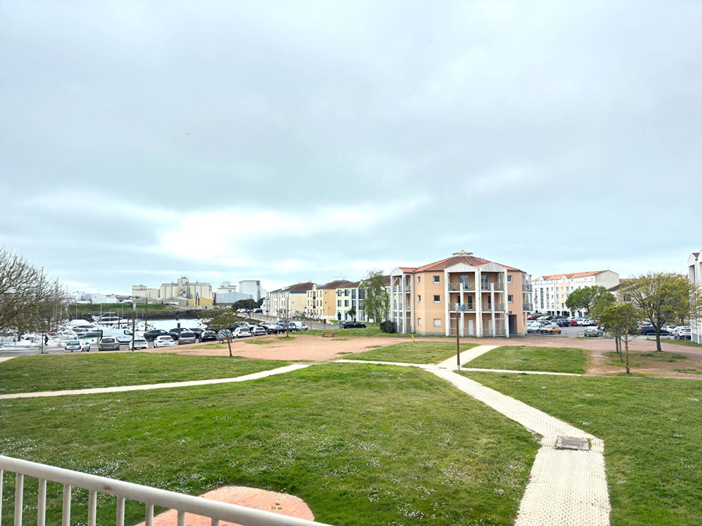 Flat Quai George V in Les Sables-d'Olonne