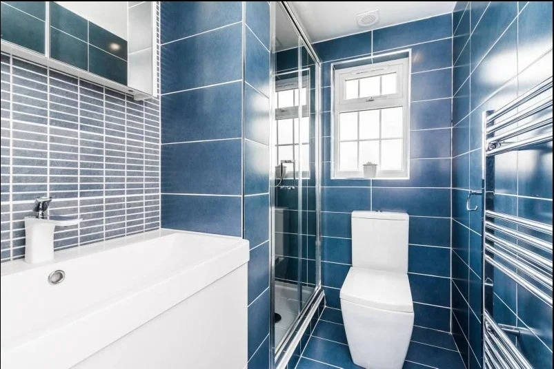 Room Mafeking Avenue in Greater London