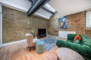 Flat Hopewell Street in Greater London