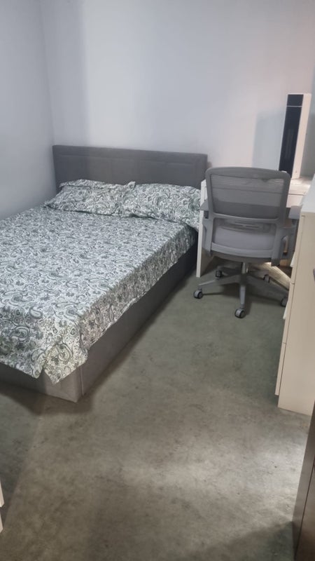 Room Cuba Street in Greater London