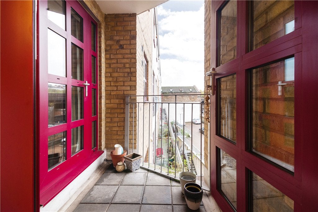 Flat Eagle Works in Greater London