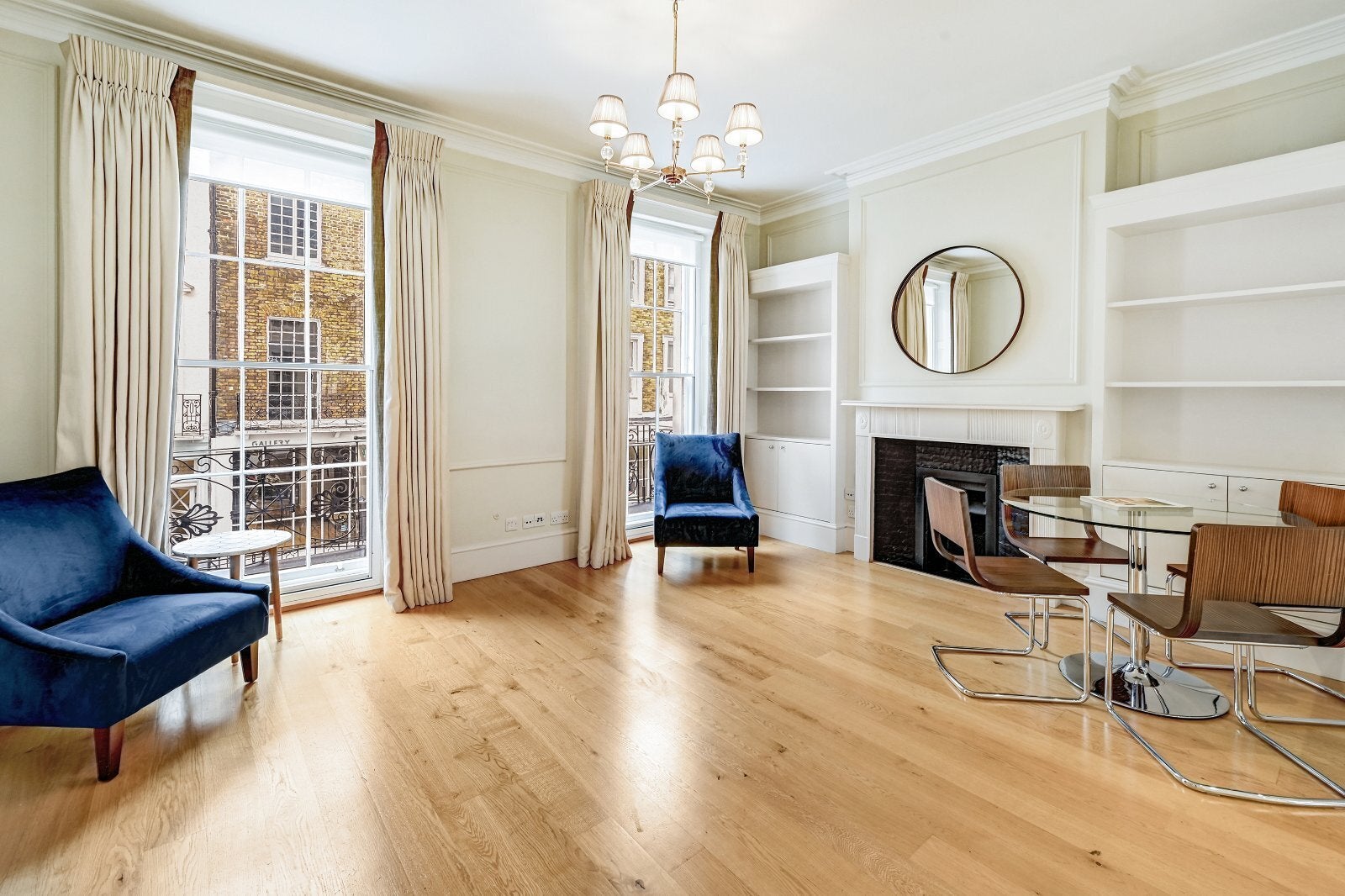 Flat Motcomb Street in City of Westminster