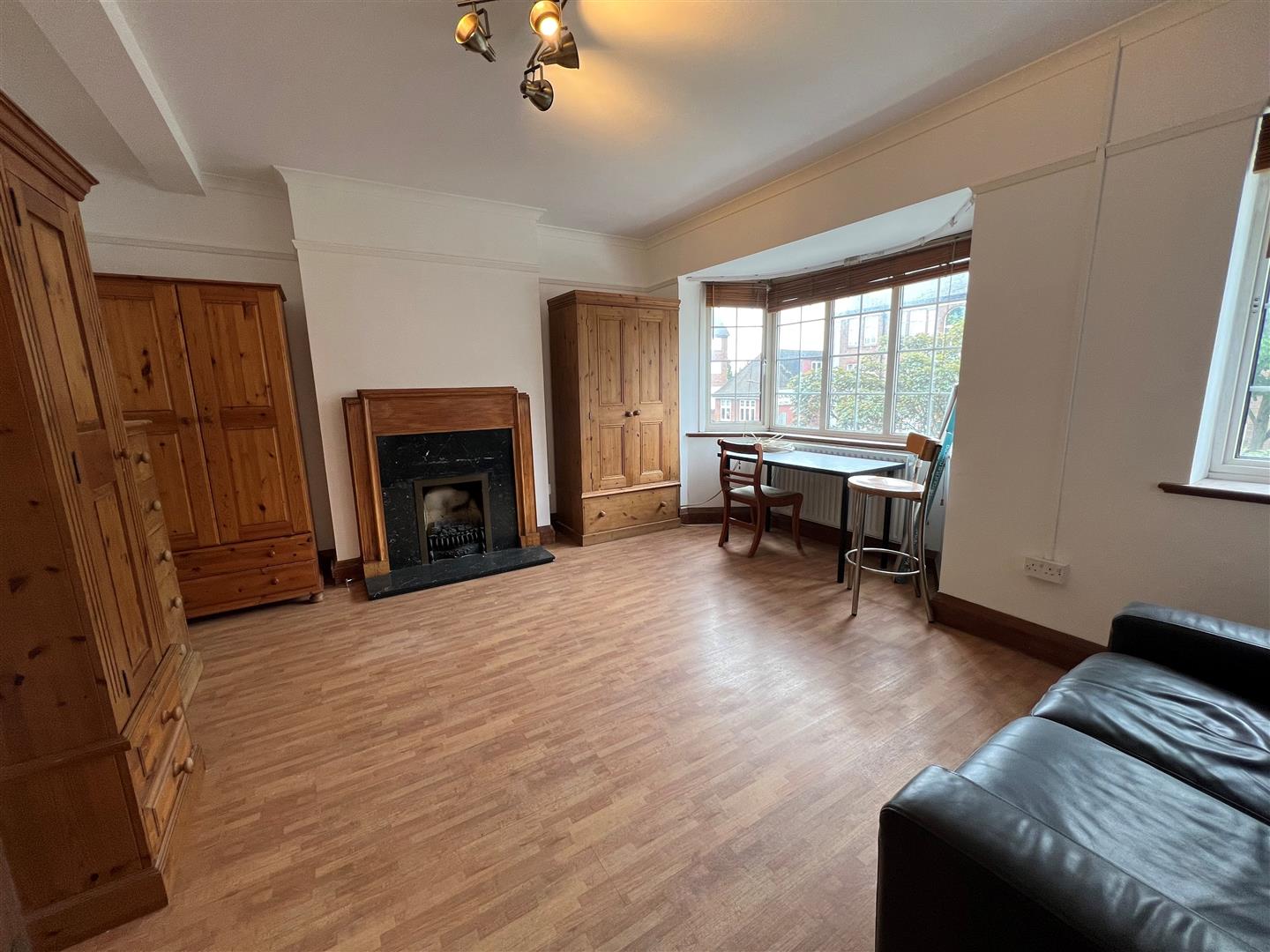 Flat Rundell Crescent in Greater London