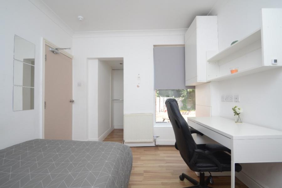 Room Aubrey Road in Manchester