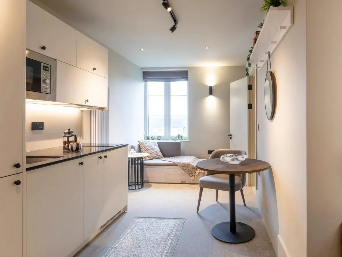 Flat Augustus Road in Greater London