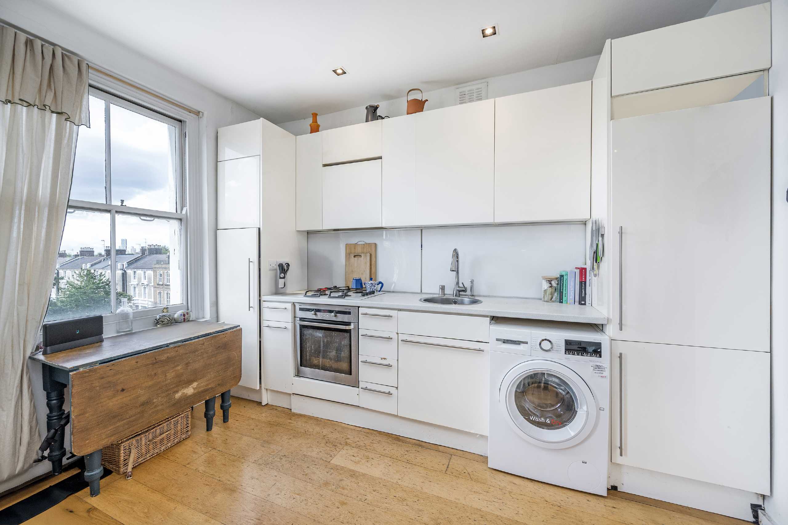 Flat Ladbroke Grove in Greater London