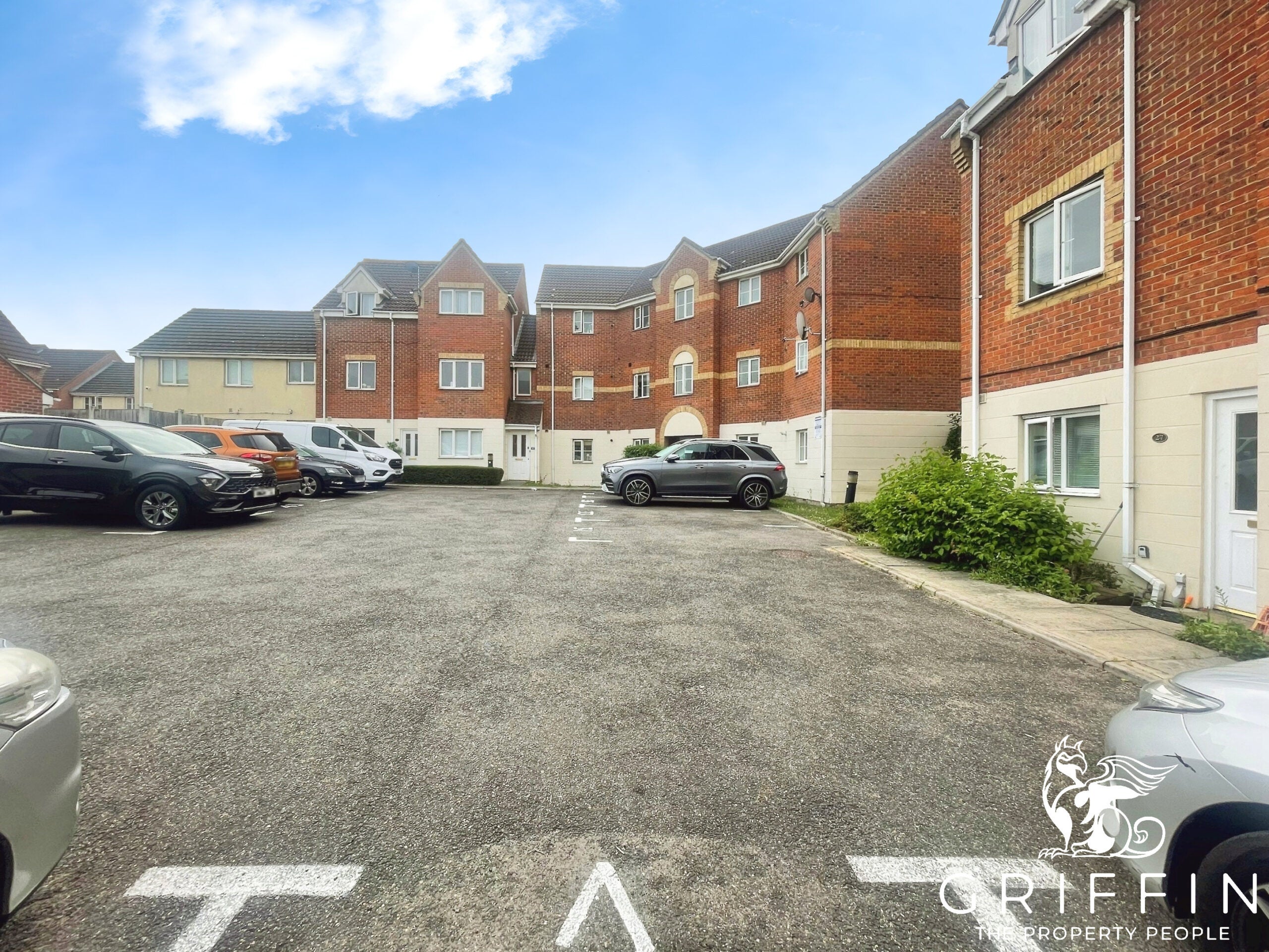 Flat Lennox Close in South Ockendon