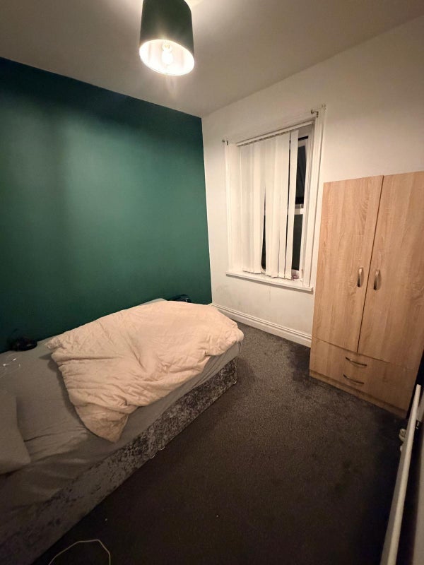 Room Wingrove Gardens in Newcastle upon Tyne