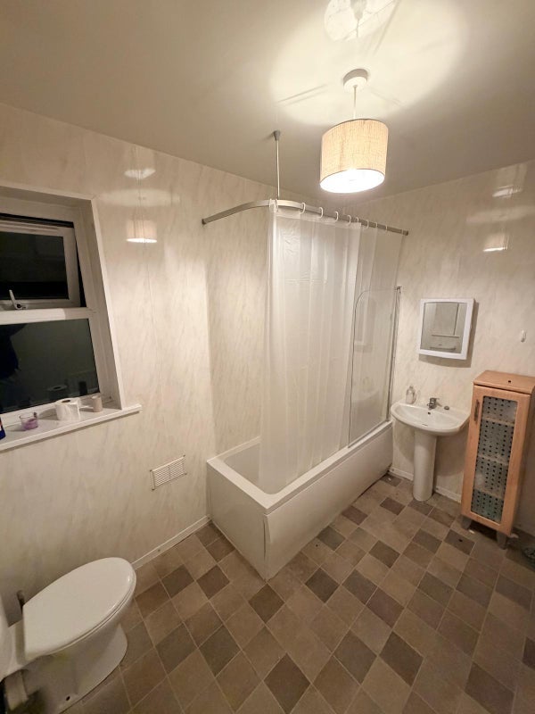 Room Wingrove Gardens in Newcastle upon Tyne