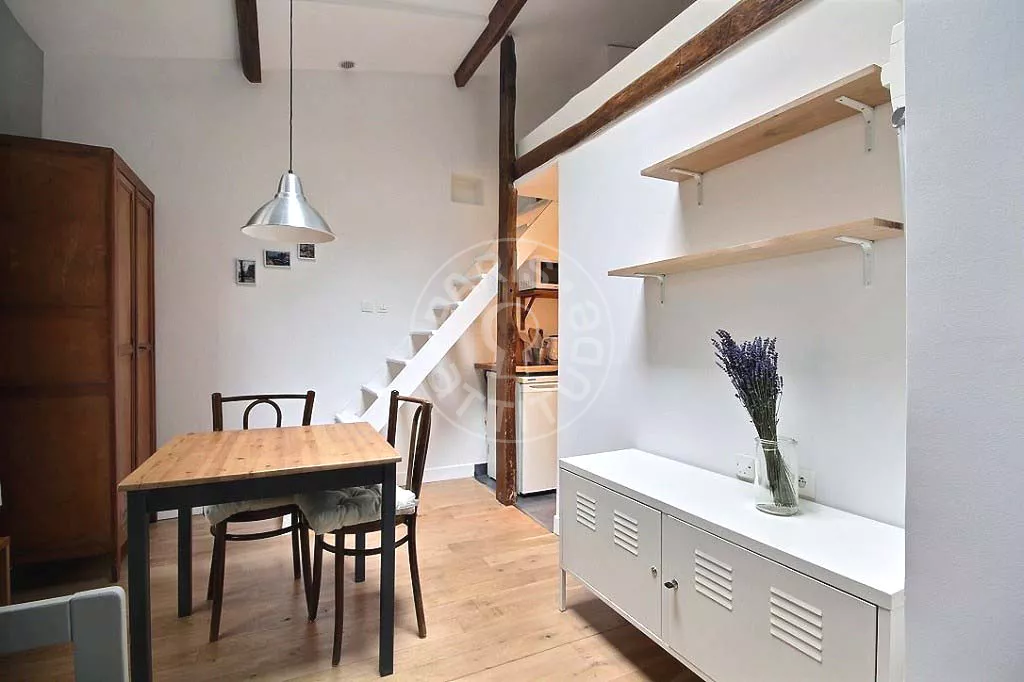 Flat Rue Claude-Rodier in Paris