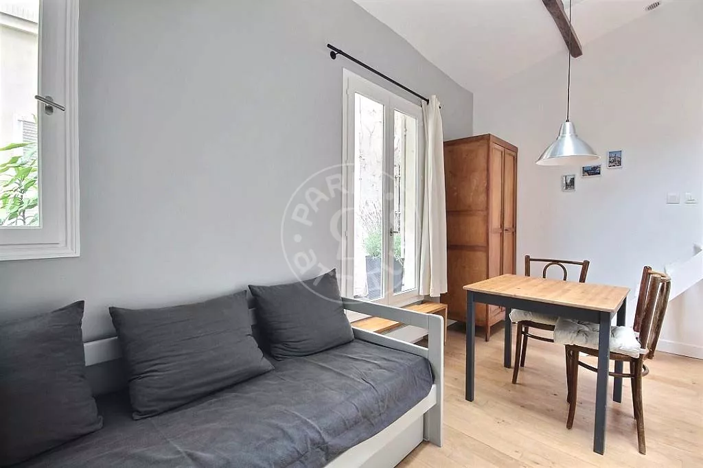 Flat Rue Claude-Rodier in Paris
