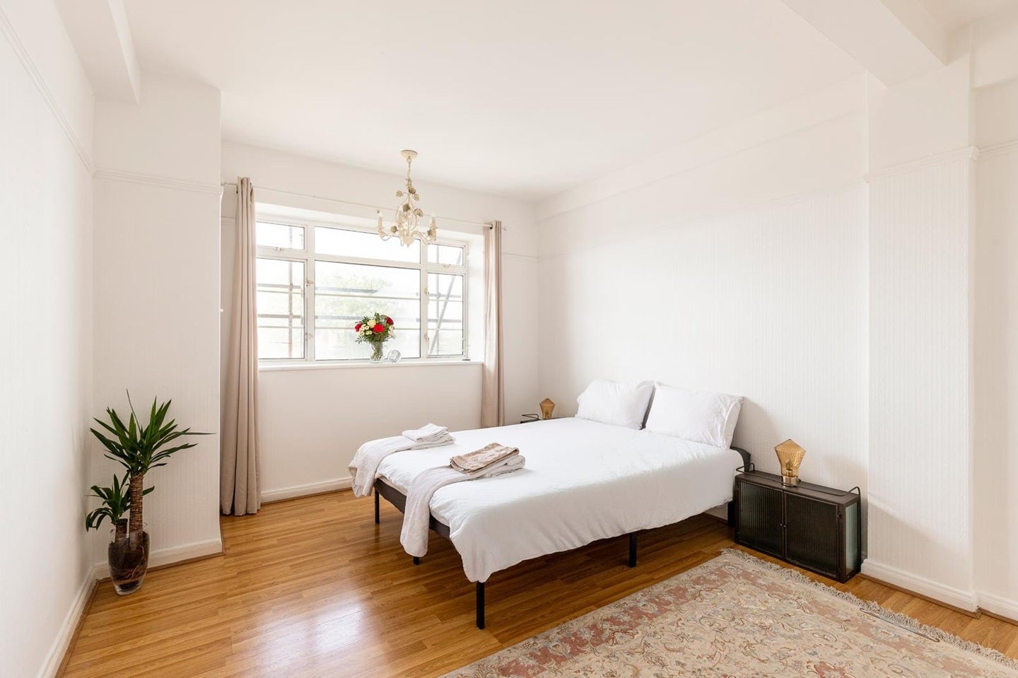 Flat Edith Villas in Greater London
