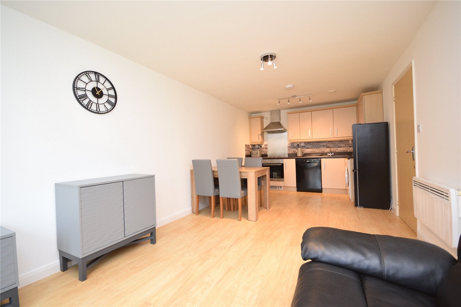 Flat Fenton Place in Leeds