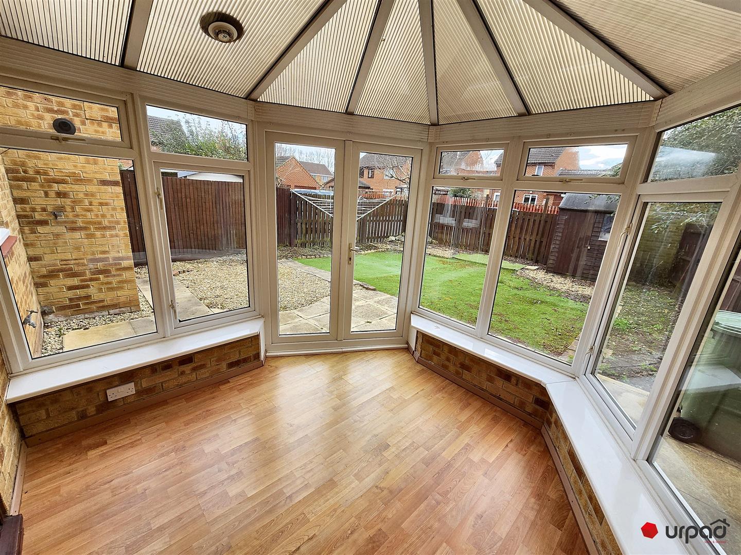 House Elizabeth Way in Siston