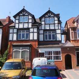 Flat Mayfield Road in Birmingham