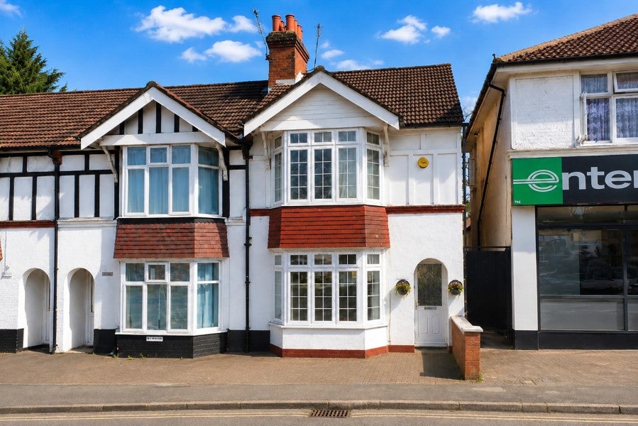House Maybury Hill in Woking