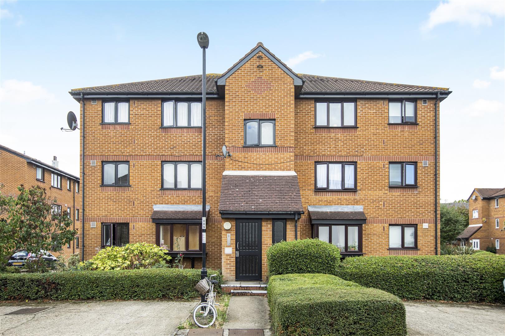 Flat John Silkin Lane in Greater London