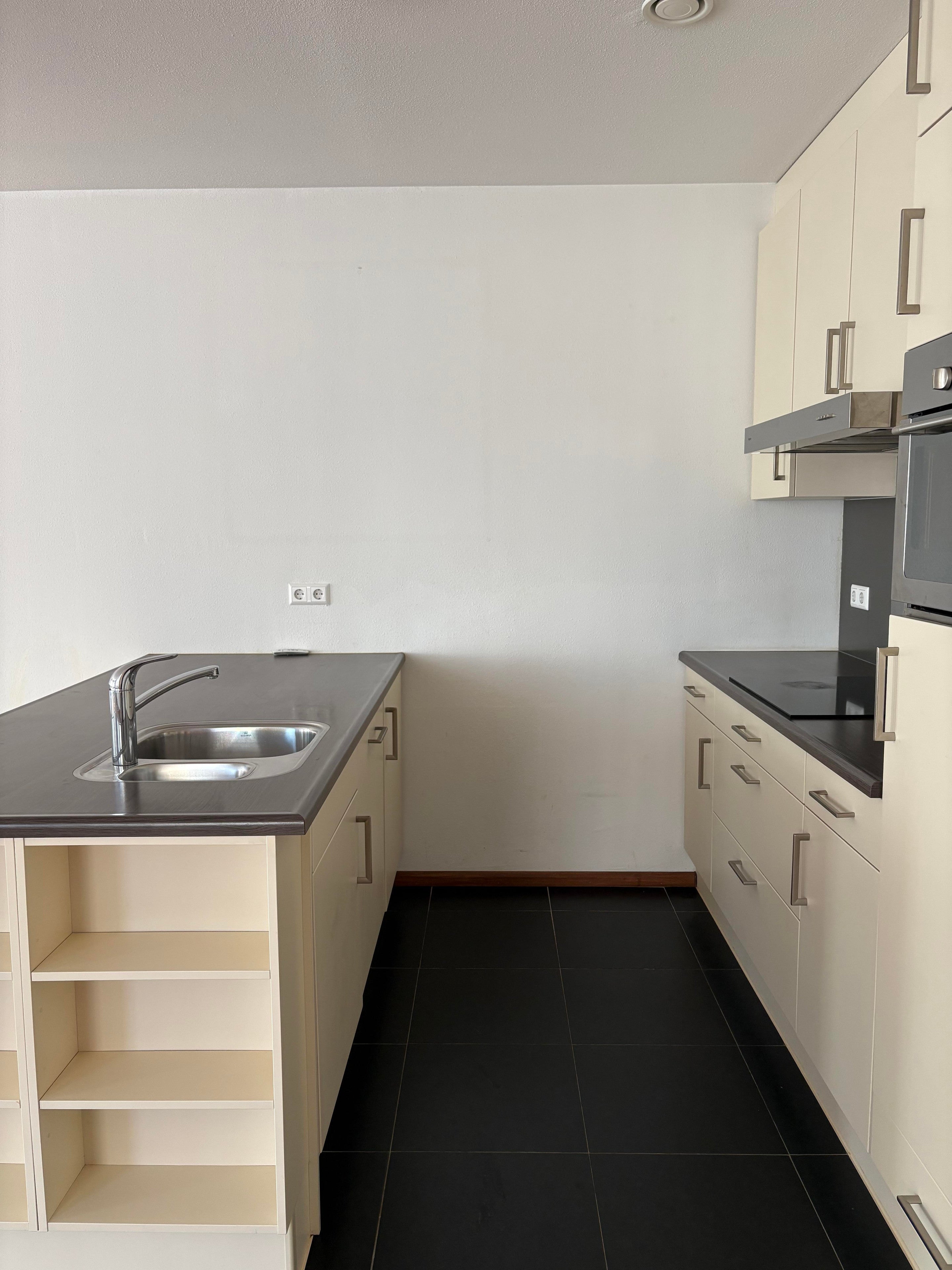 Appartement te huur: Basiliekstraatje, Hulst