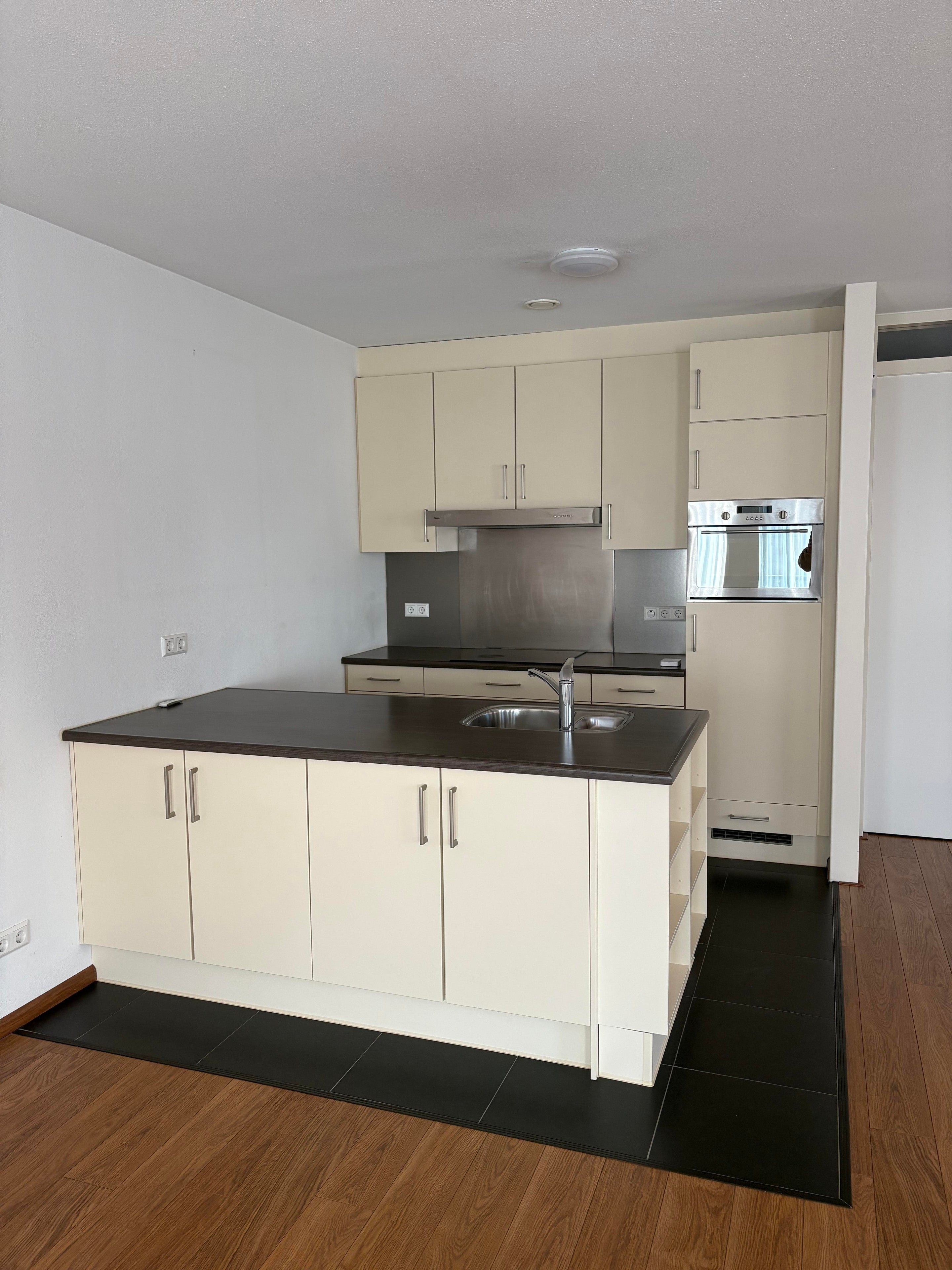 Appartement te huur: Basiliekstraatje, Hulst