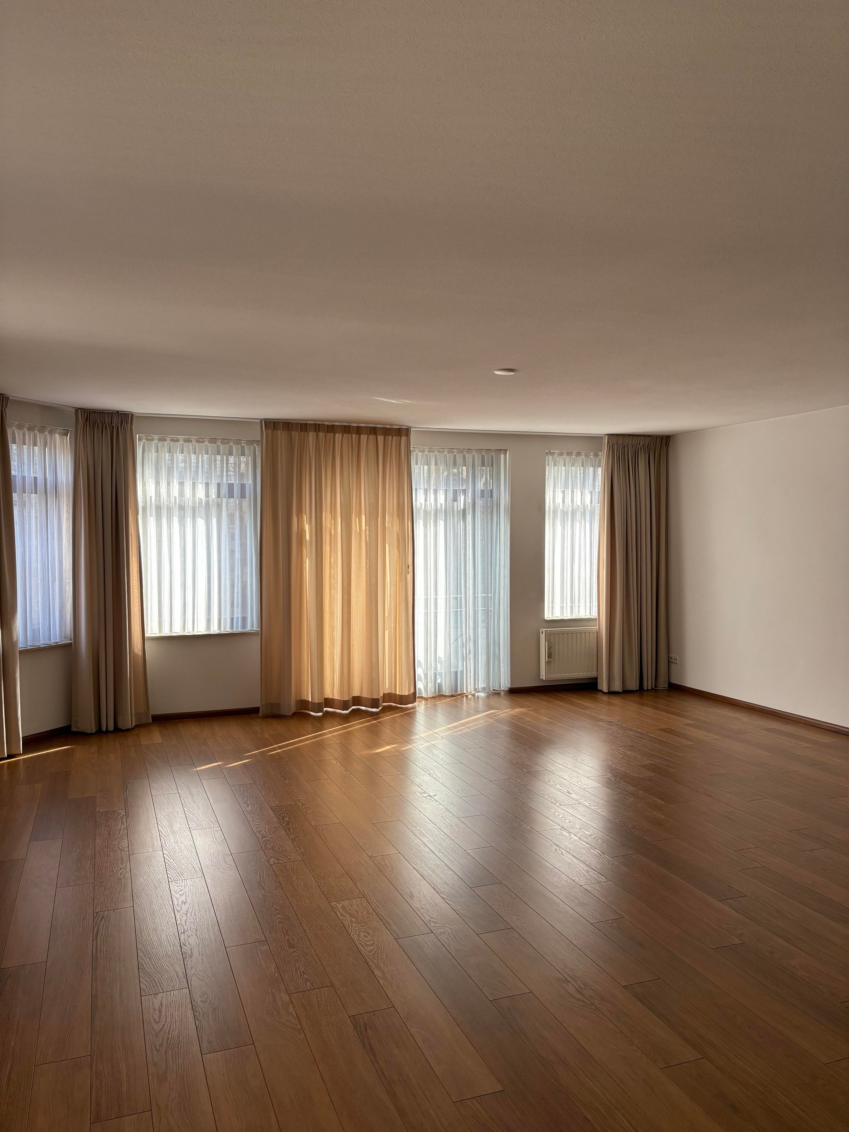 Appartement te huur: Basiliekstraatje, Hulst