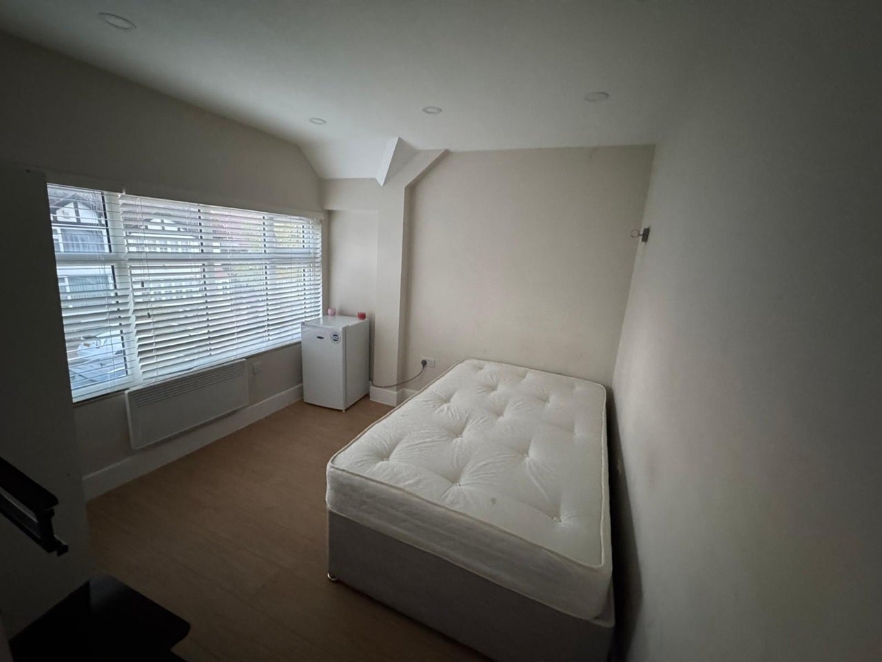 Room Beechmount Avenue in Greater London