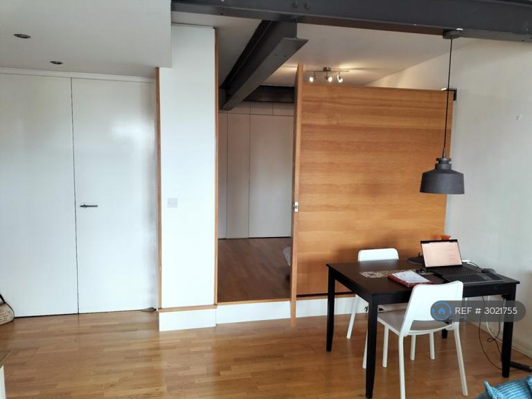 Flat Worsley Street in Manchester