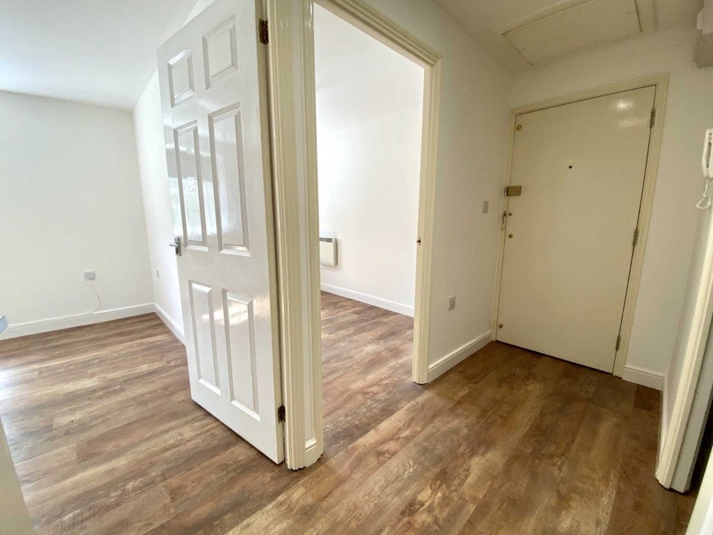 Flat Mulready Walk in Dacorum