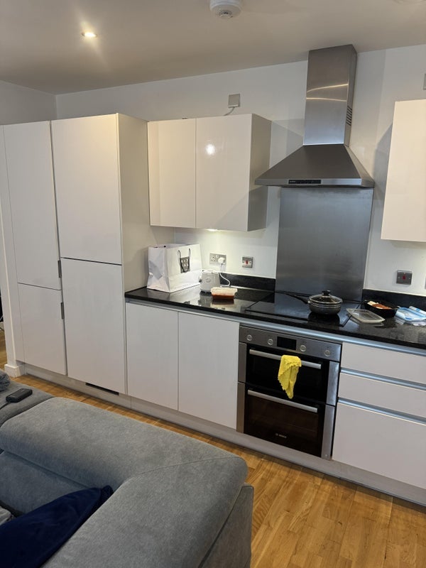 Flat Larkwood Avenue in Greater London