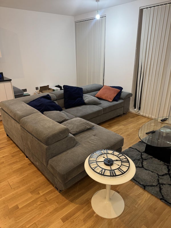 Flat Larkwood Avenue in Greater London
