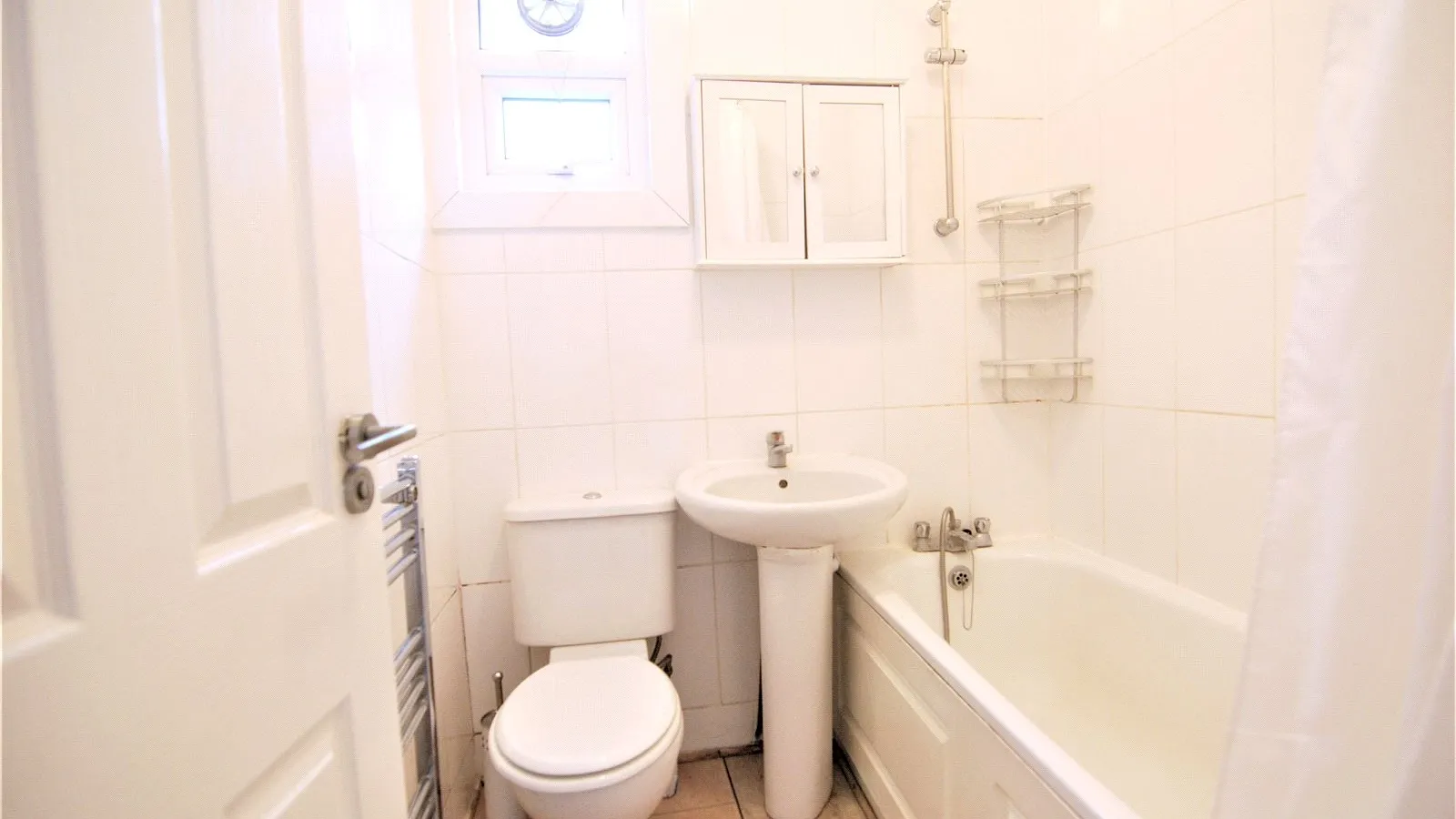 Flat La Rose Lane in Greater London