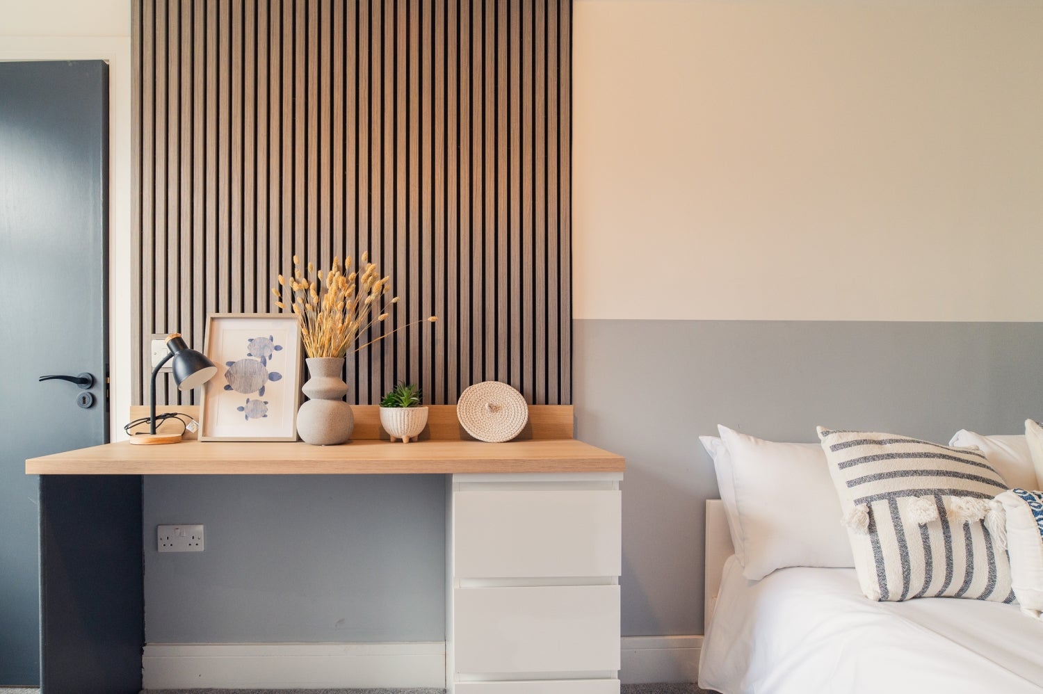 Room Zinc Street in Cardiff