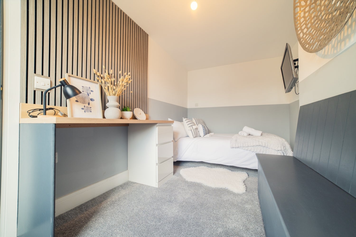 Room Zinc Street in Cardiff