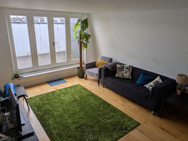 Room Ellerslie Road in Greater London