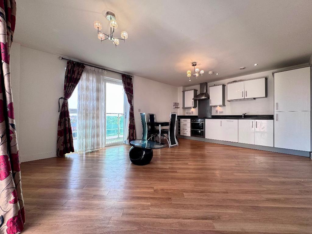 Flat Academy Way in Greater London