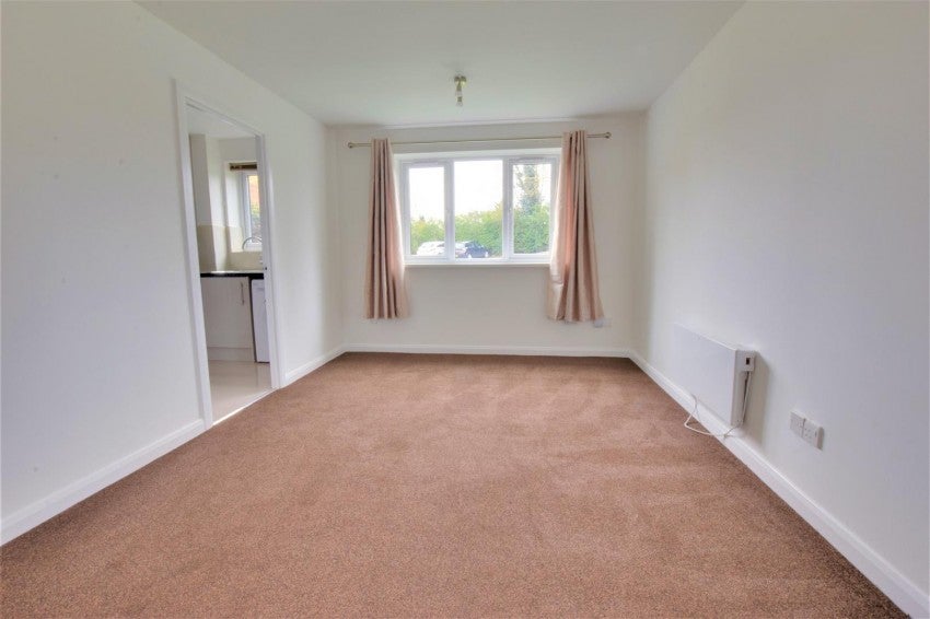 Flat Scammell Way in Watford