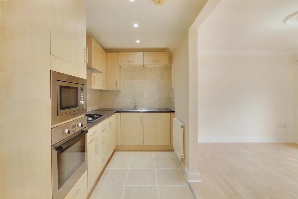 Flat John Perrin Place in Greater London