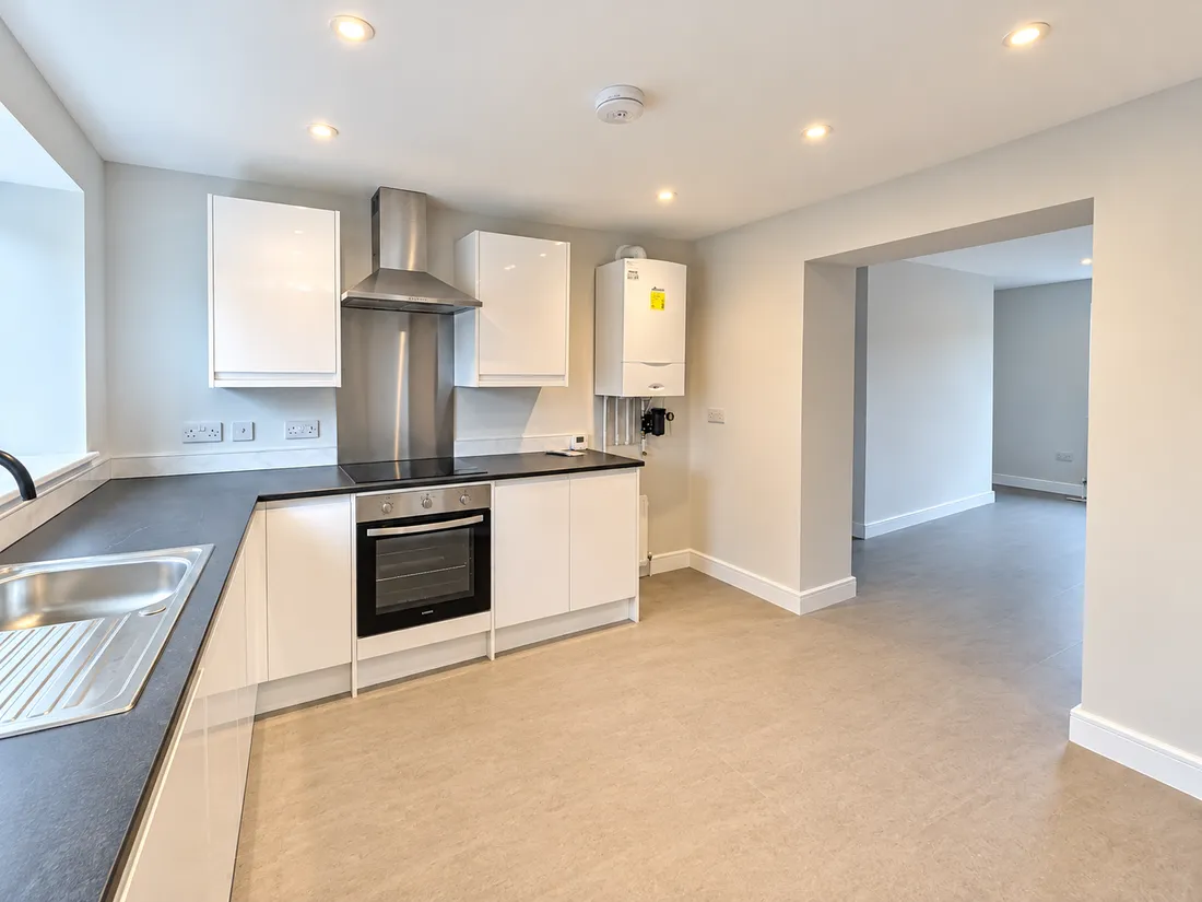 Flat Fitzroy Close in Monmouth