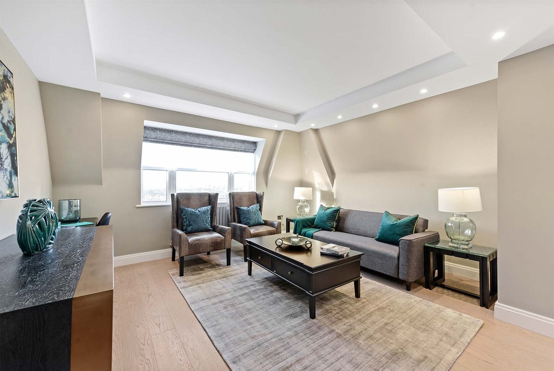 Flat Boydell Court in Greater London