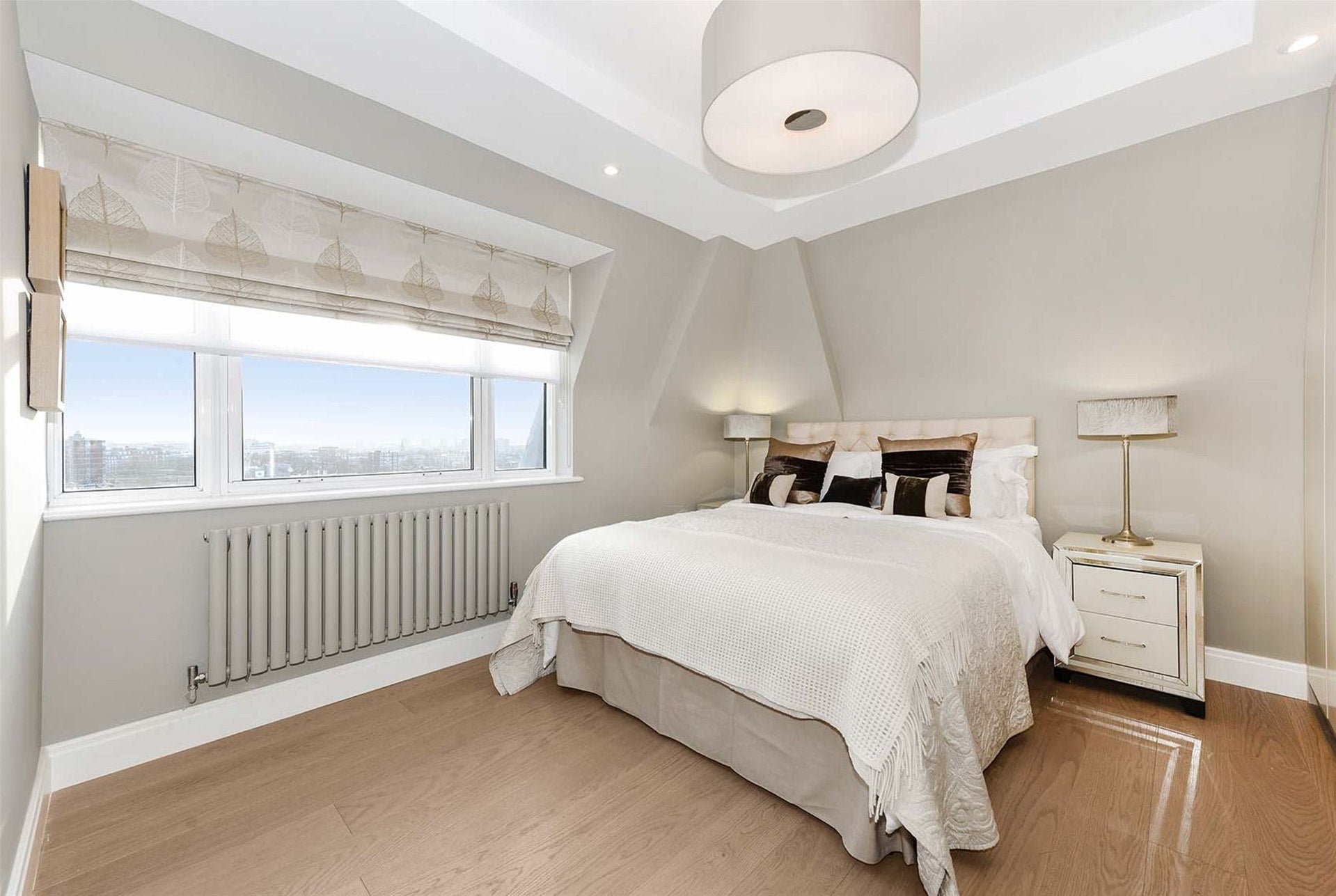 Flat Boydell Court in Greater London