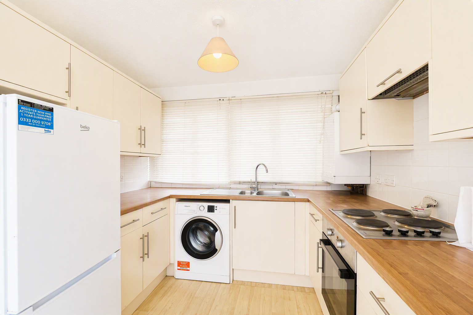 Flat Ivychurch Close in Greater London