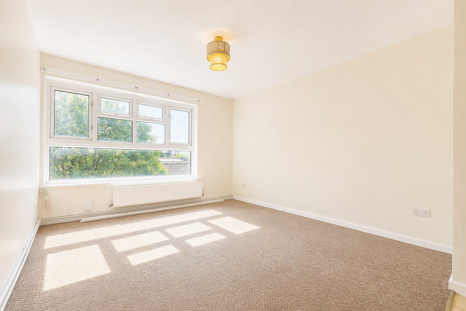 Flat Ivychurch Close in Greater London