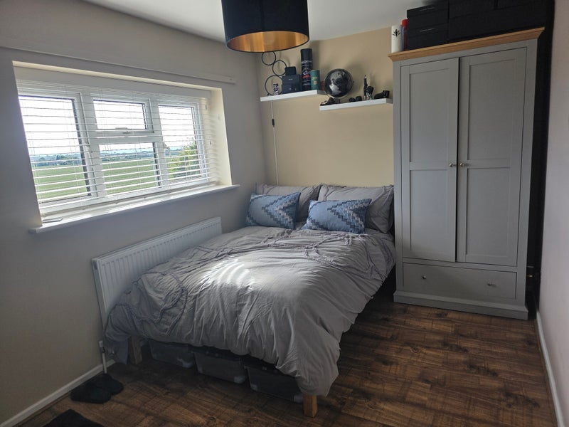 Room Kitwood Avenue in North Warwickshire