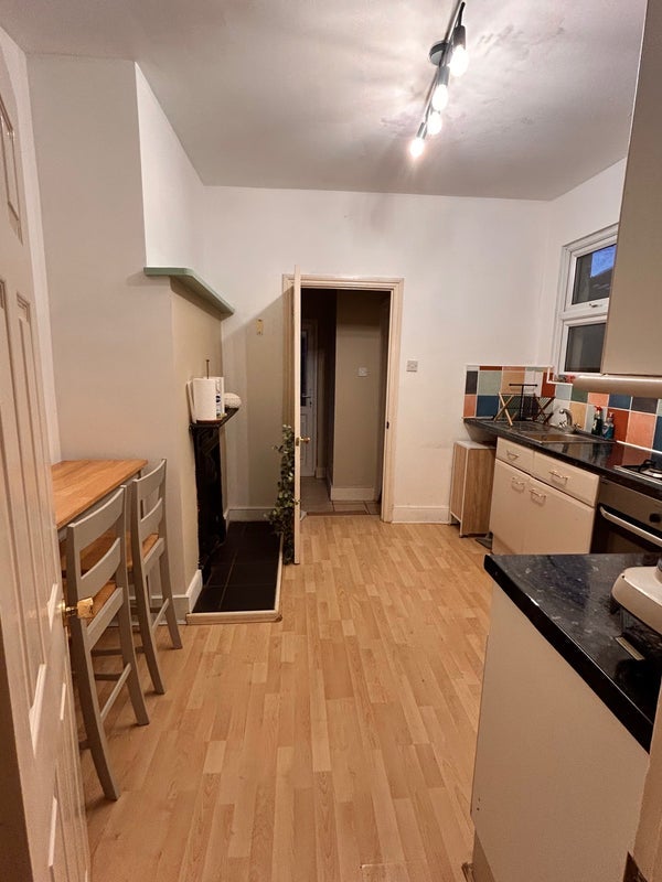 Room Greenside Road in Greater London