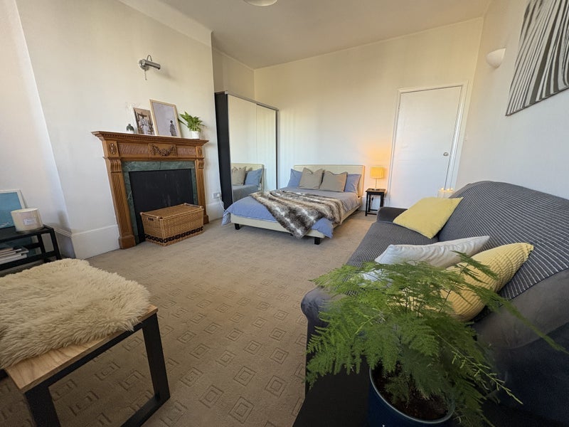Room West End Lane in Greater London