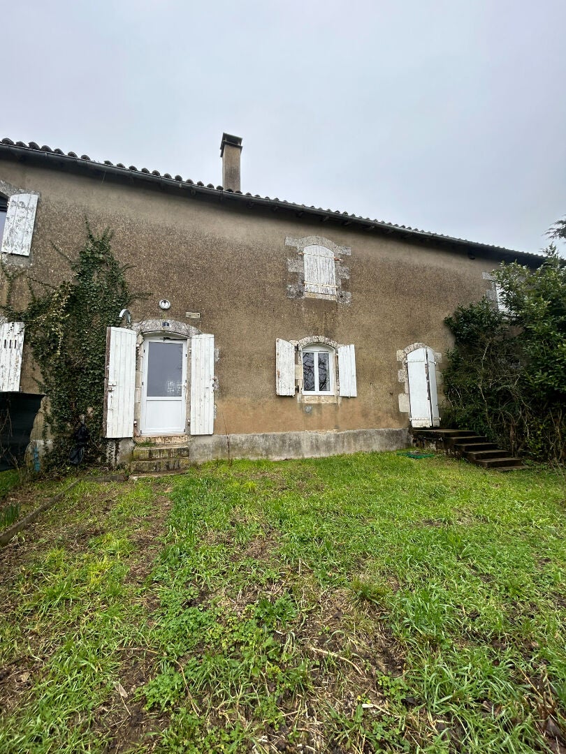 Flat Rue de la Mairie in Val-de-Comporté