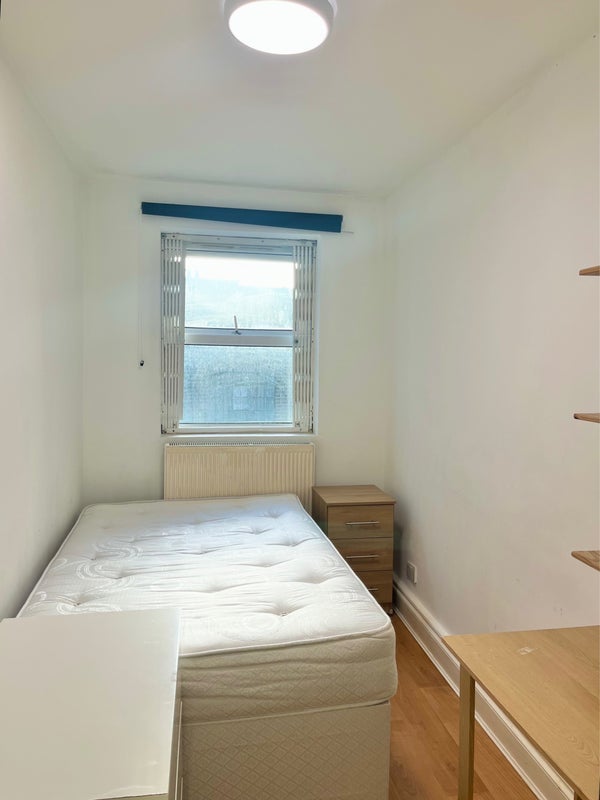 Room Lithos Road in Greater London