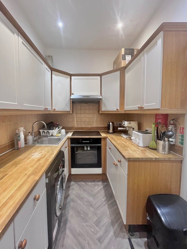Room Lithos Road in Greater London