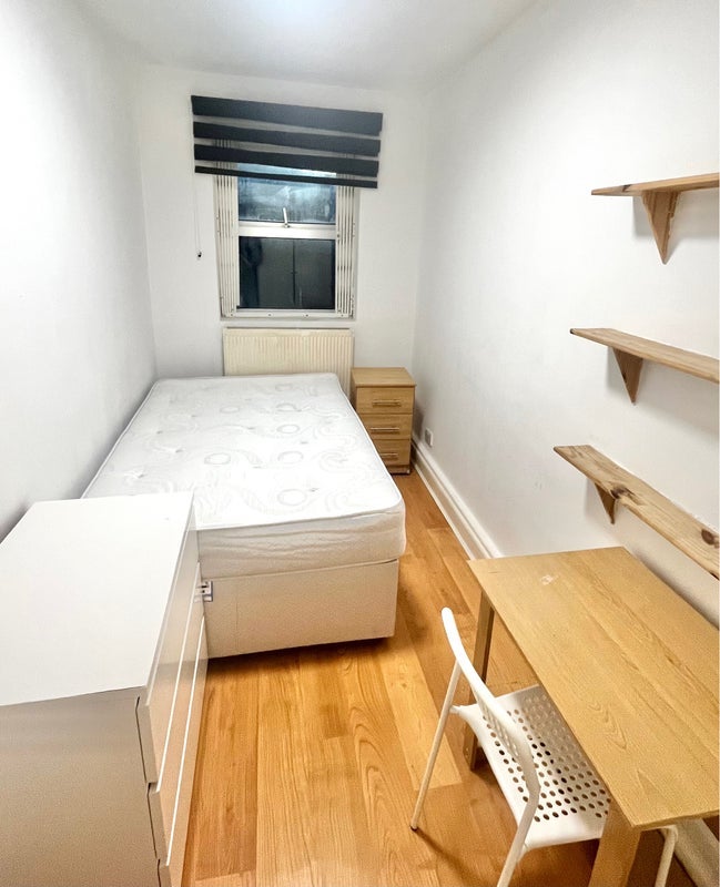 Room Lithos Road in Greater London