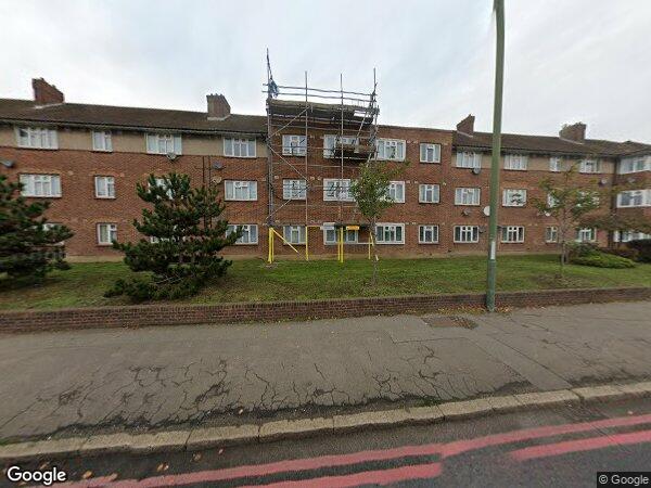 Flat Eastern Avenue West in Greater London