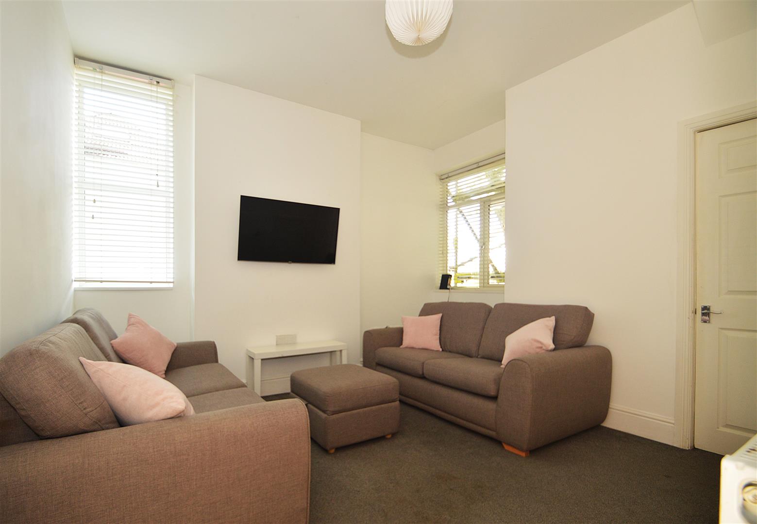 Room Downend Road in Bristol